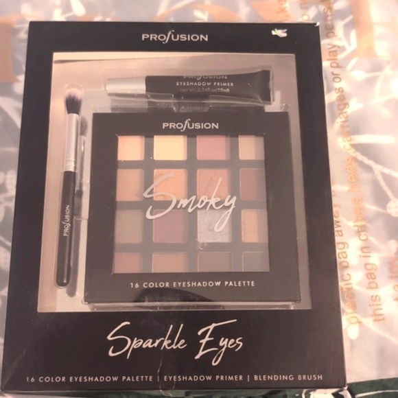 Profusion Cosmetics Other - Eyeshadow Pallet Smokey Eyes